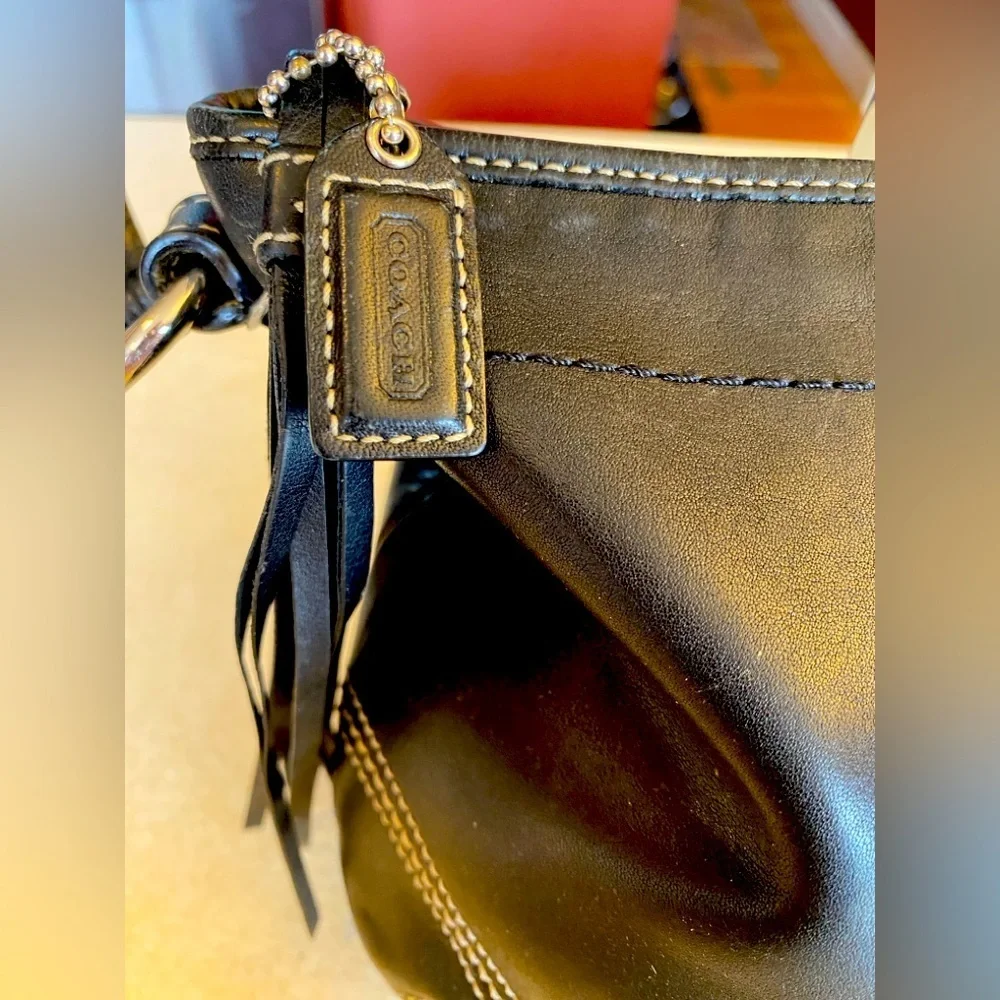 COACH Soho Black Leather Swingpack Small Crossbody Bag, EUC